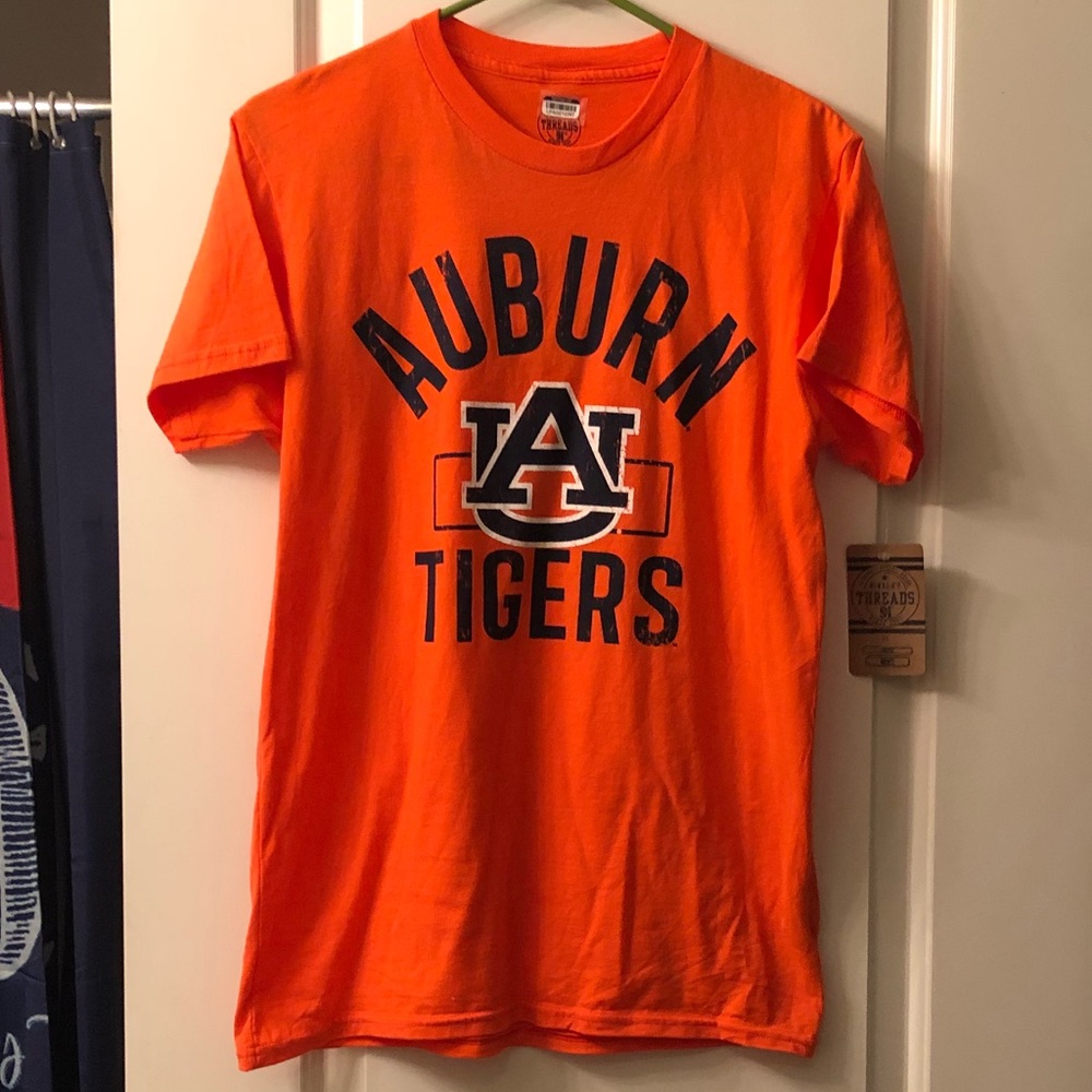 NWT Auburn University Tigers T-shirt Sz Med